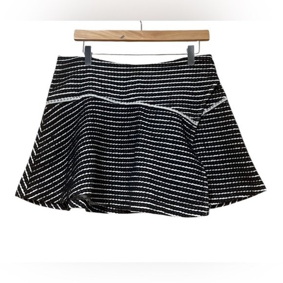 Free People Bento Black/White Woven Striped A Line Mini Skater Skirt Size 10 EUC - Picture 1 of 10